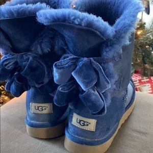 Ugg Bailey Bow II Boots - US size 9